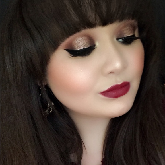 Meet your Posher, Kelci - Picture 2 of 2